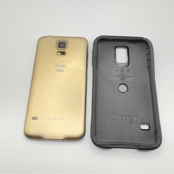 Samsung Galaxy S III Verizon Smartphone w/ OtterBox Case & Screen Protector - Picture 11 of 12
